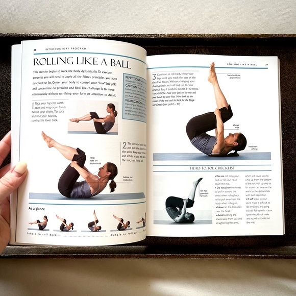 BOOK ⢠āDK Pilates Body in Motionā Fitness Book ⢠- Picture 3 of 9